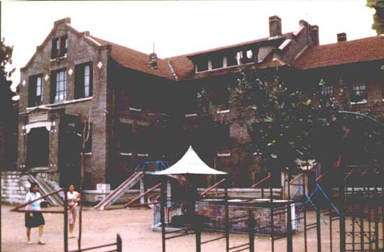1985 - Weihsien Hospital