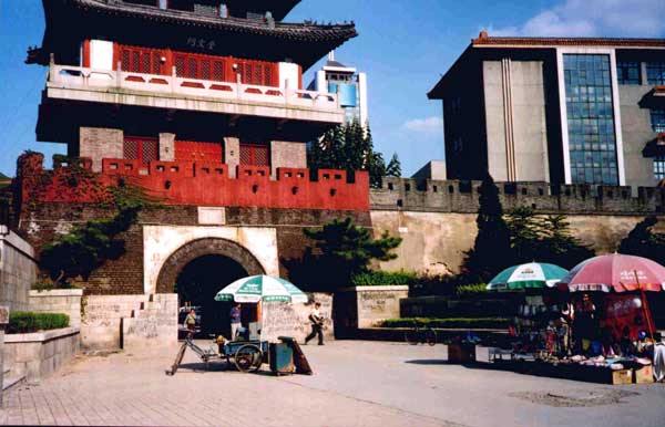 2003 - Weihsien city gate, with new addition above