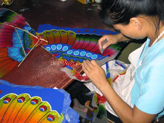 2005 - A Colourful Kite in Production